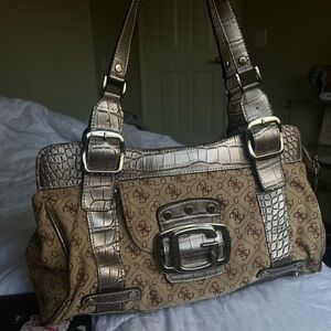 Vintage Guess bag 
Y2K 2000s purse